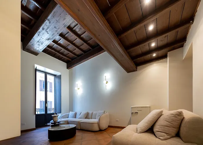Elegant Design Two Bedroom Near Spanish Steps Center