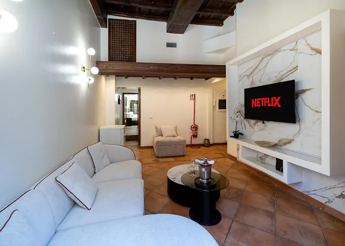 Elegant Design Two Bedroom Near Spanish Steps Center *