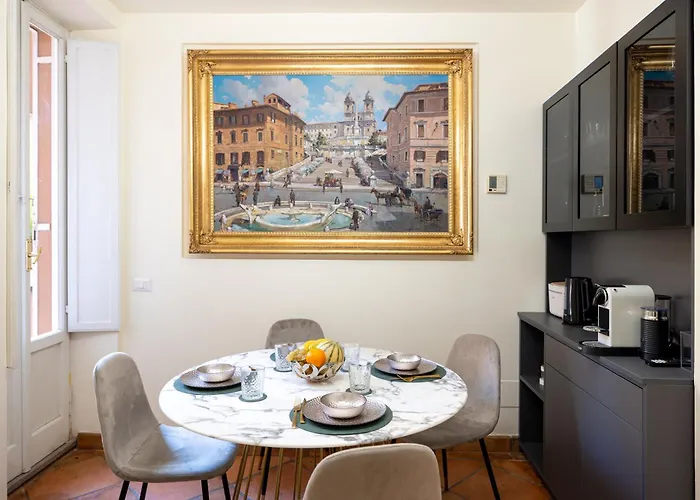 Apartment Elegant Design Two Bedroom Near Spanish Steps Center