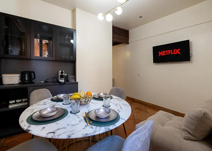 Apartment Elegant Design Two Bedroom Near Spanish Steps Center Rom