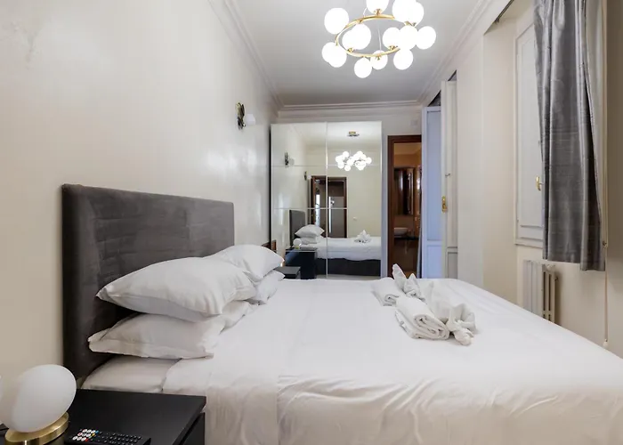 Appartamento Elegant Design Two Bedroom Near Spanish Steps Center *