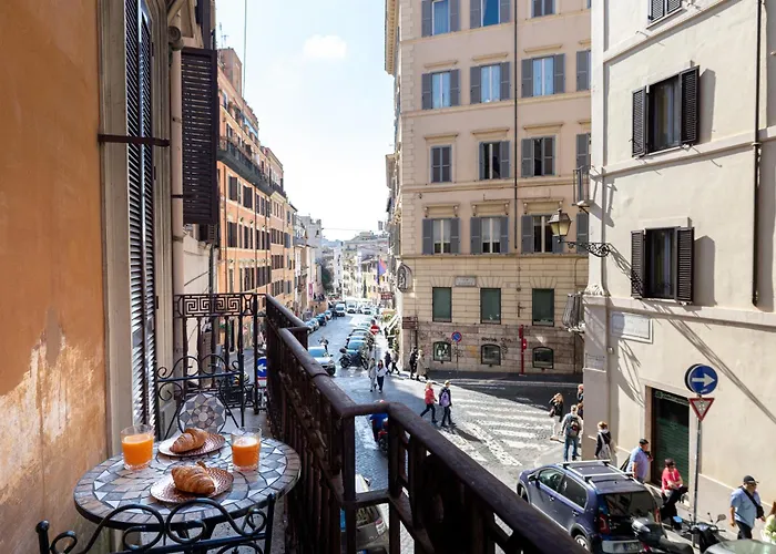 Elegant Design Two Bedroom Near Spanish Steps Center Rom