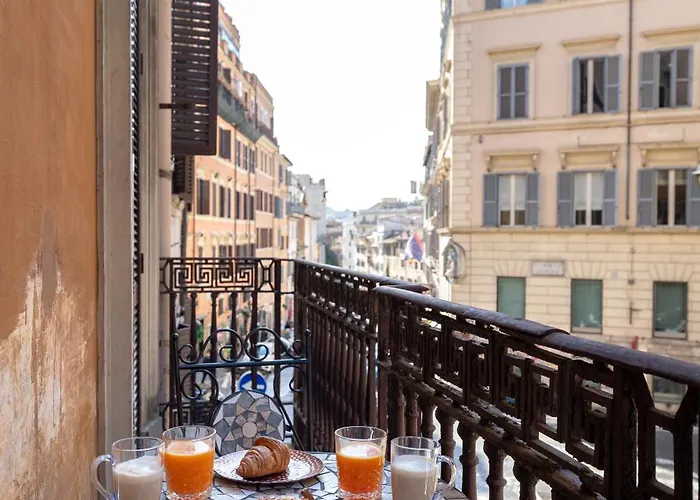 Apartment Elegant Design Two Bedroom Near Spanish Steps Center